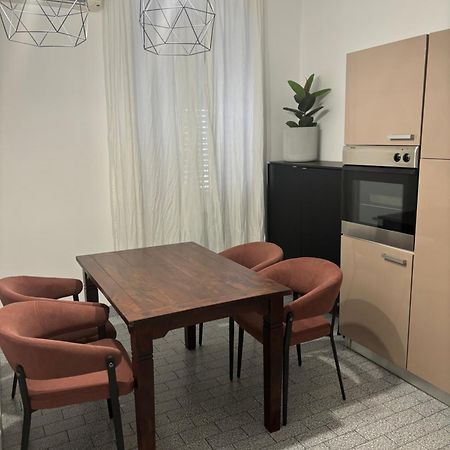RA City Garden Suite Pula Buitenkant foto