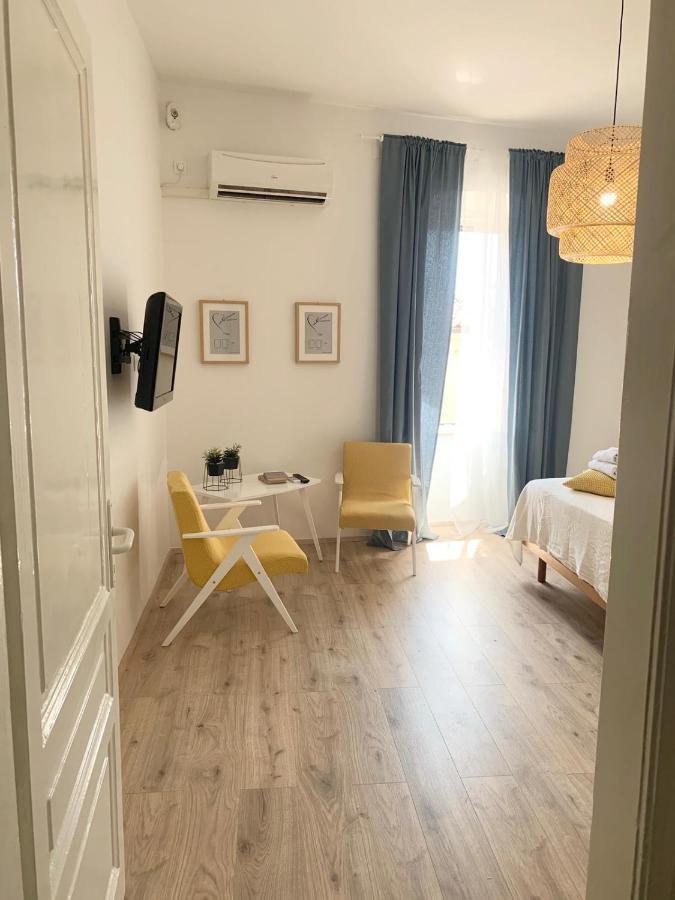 RA City Garden Suite Pula Buitenkant foto